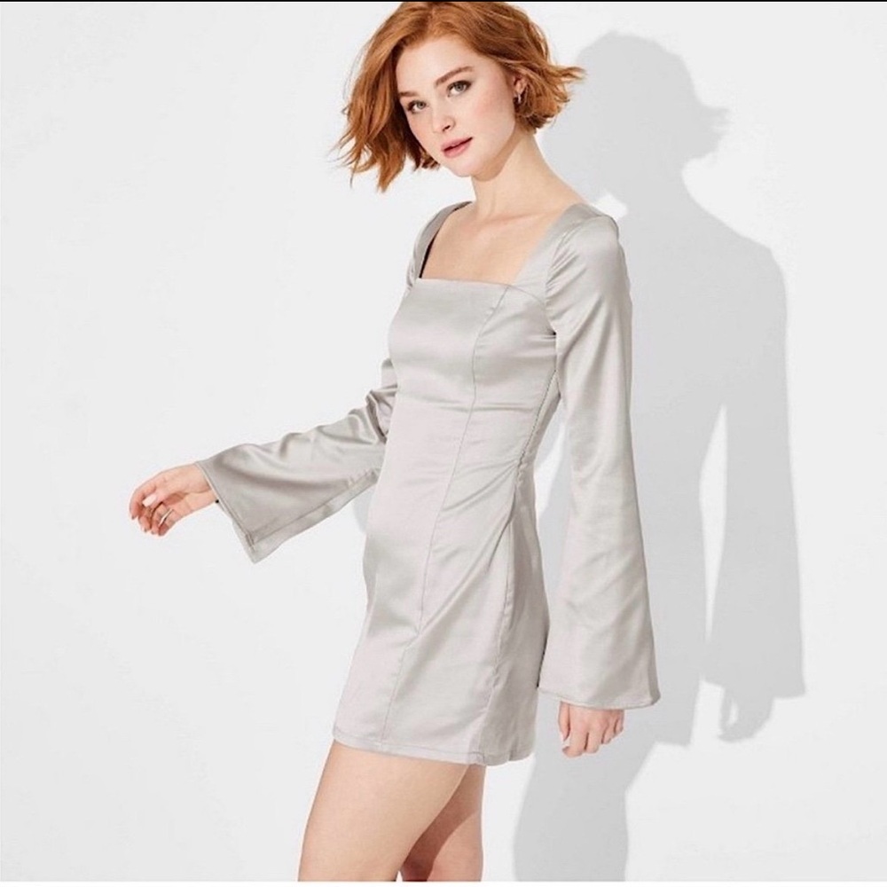 🌸NWT WILD FABLE SILVER MINI DRESS WITH LONG BELL SLEEVES SIZE S🌸
